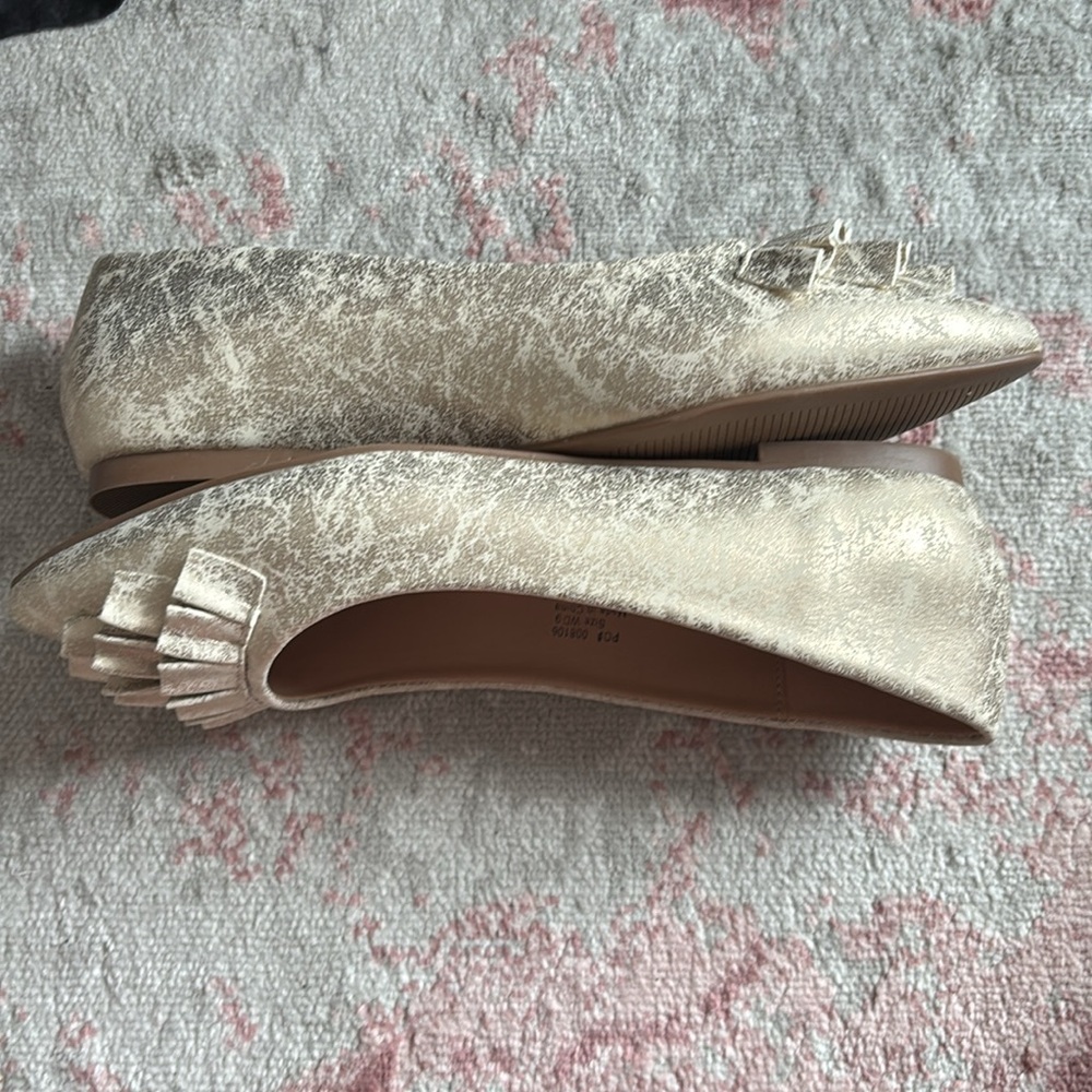 Gold Flats (Wide Width) - Picture 4 of 10